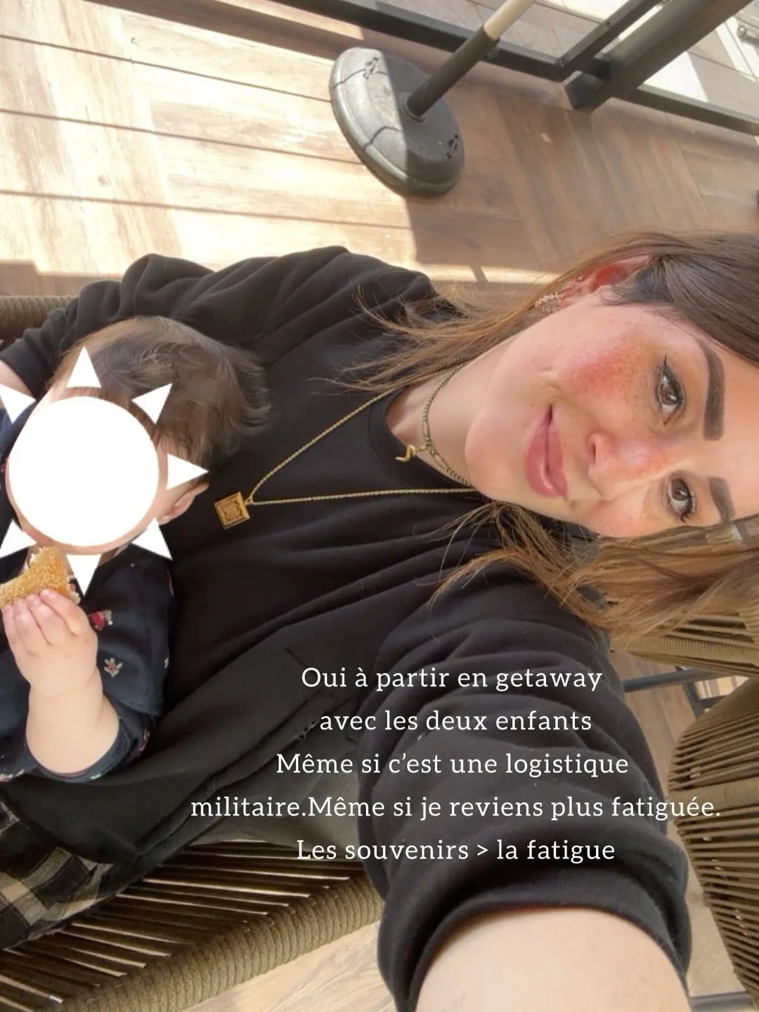 Photo by Aïda Benchemsi on February 18, 2026. May be an image of baby, sling and text that says 'Oui à partir en getaway avec les deux enfants Même si c'est une logistique militaire.Même si je reviens plus fatiguée. Les souvenirs la fatigue'.