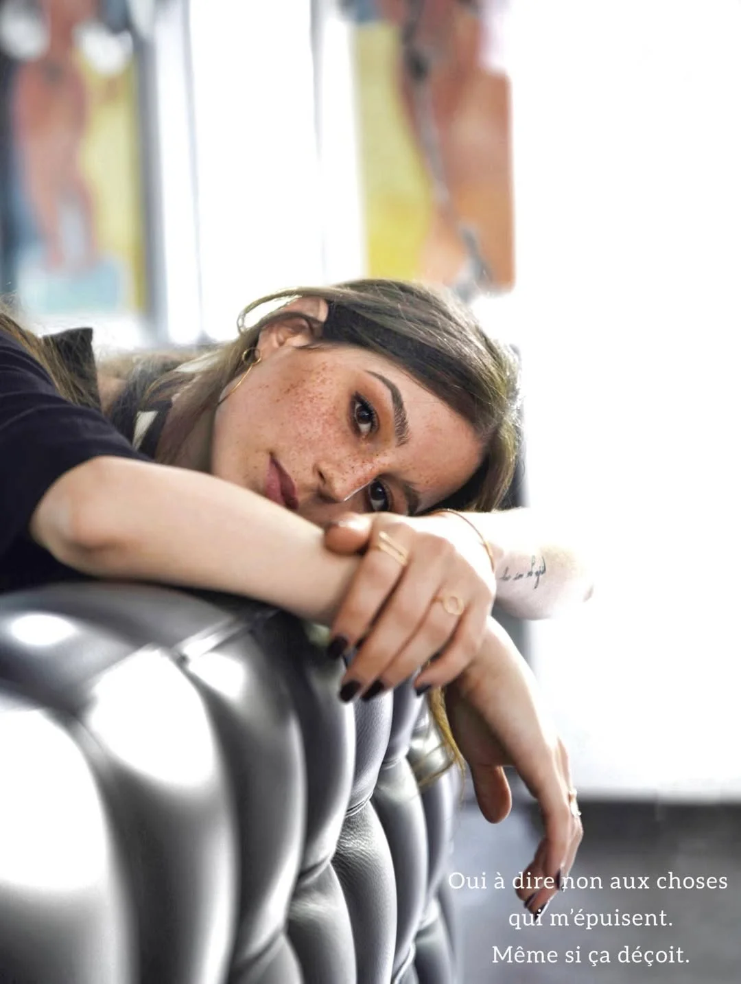 Photo by Aïda Benchemsi on February 18, 2026. May be an image of one or more people, poster and text that says 'Oui à direlnon dire non aux choses qui m 'épuisent. Même si ça déçoit.'.