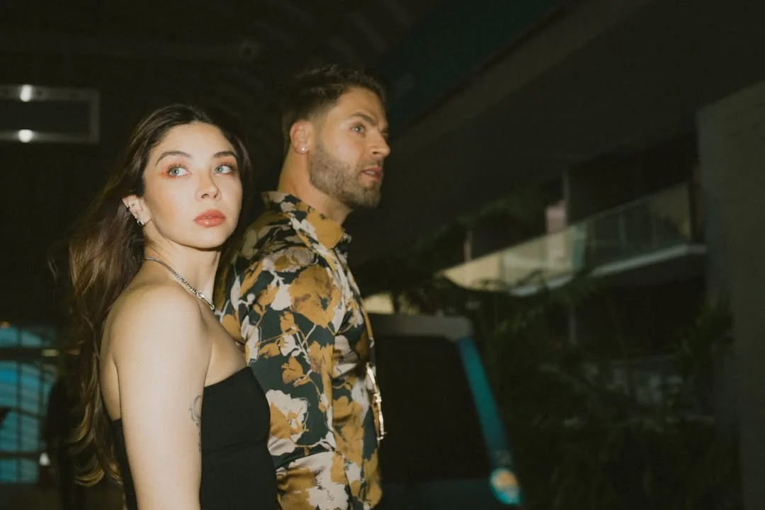 Photo by ViX Micro on February 18, 2026. May be an image of one or more people, beard, hair, night and text.