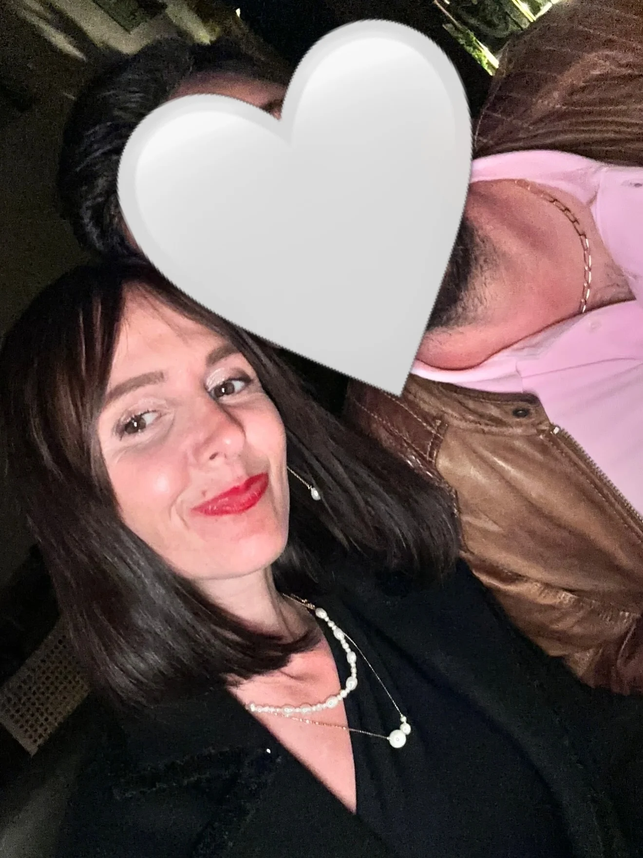 Photo by 𝓐𝓶𝓫𝓻𝓮 𝓮𝓽 𝓼𝓪 𝓯𝓪𝓶𝓲𝓵𝓵𝓮 on March 13, 2026. May be a selfie of one or more people, people smiling, heart, night and text.