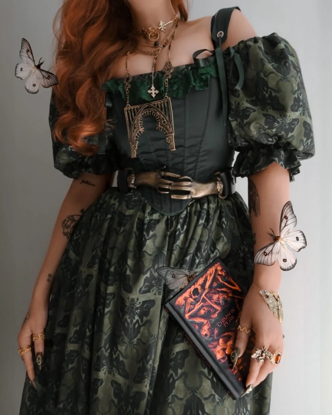 Photo shared by 🍂 𝖆𝖒𝖎 | 𝐬𝐩𝐨𝐨𝐤𝐲 𝐬𝐭𝐲𝐥𝐢𝐬𝐭 | 𝐟𝐢𝐧𝐚𝐥 𝐠𝐢𝐫𝐥 | 𝐚𝐮𝐭𝐮𝐦𝐧 𝐞𝐧𝐭𝐡𝐮𝐬𝐢𝐚𝐬𝐭 🍂 on March 05, 2026 tagging @la_femme_en_noir_. May be an image of necklace, dress and text.