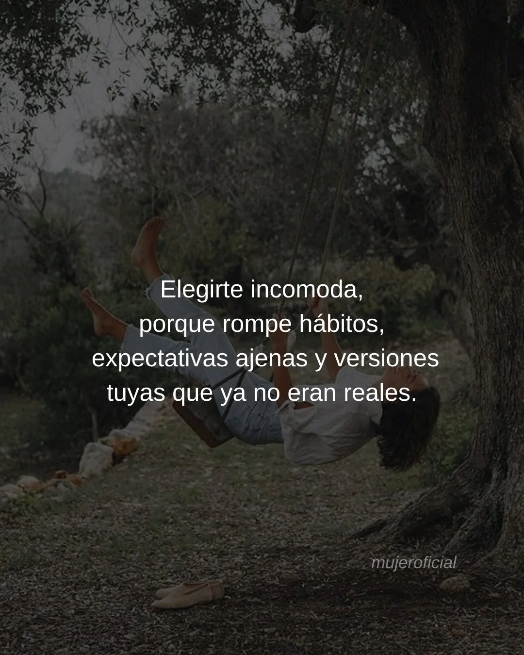 Photo by Amor Liviano on March 05, 2026. May be a meme of pie, outdoors and text that says 'Elegirte incomoda, porque rompe hábitos, expectativas ajenas ajenas y versiones tuyas que ya no eran reales. mujeroficial'.