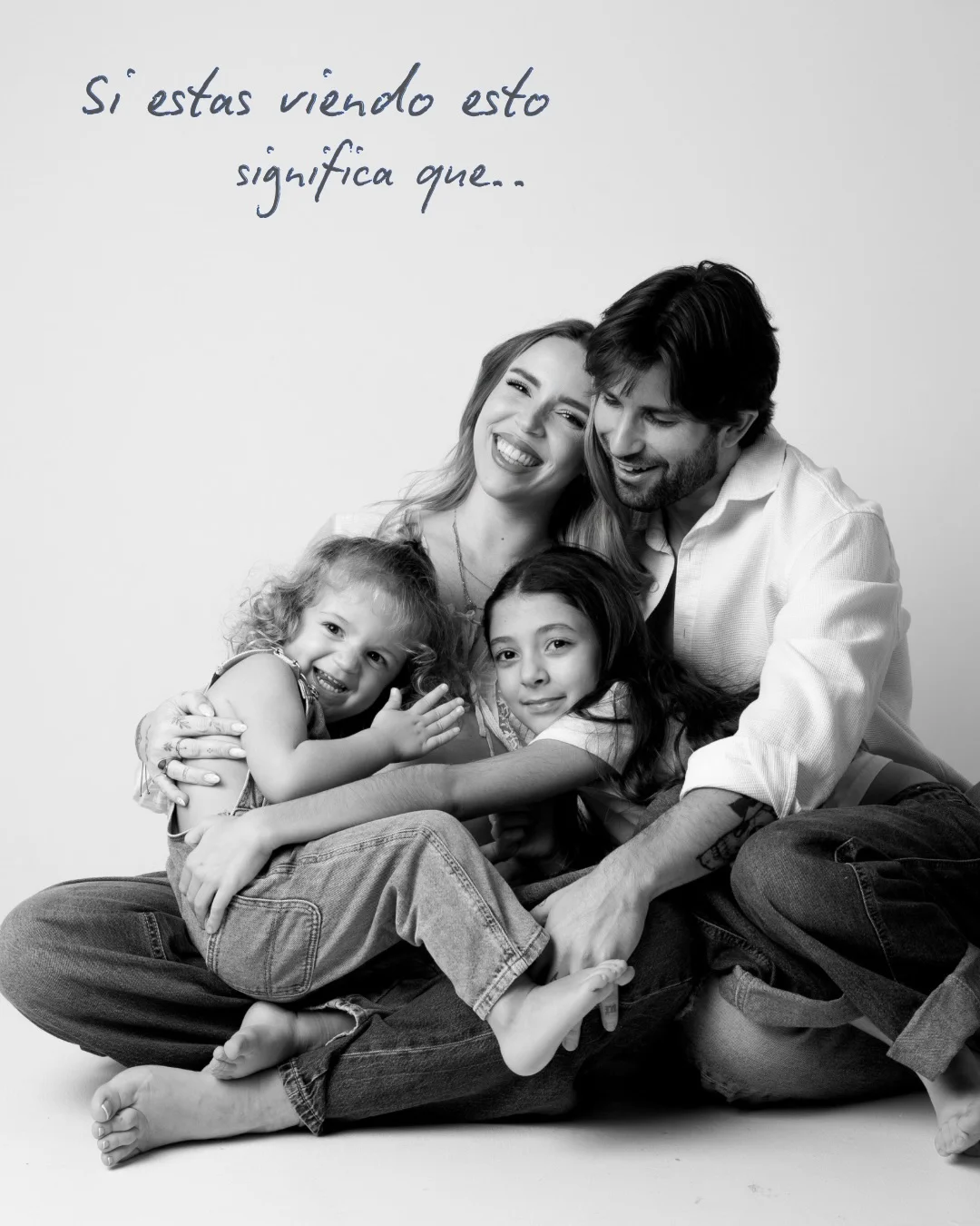 Photo shared by Amor del bueno✨ on March 21, 2026 tagging @danielagartija, and @xacorts. May be an image of baby, smiling and text that says 'si estas viendo esto significa que..'.