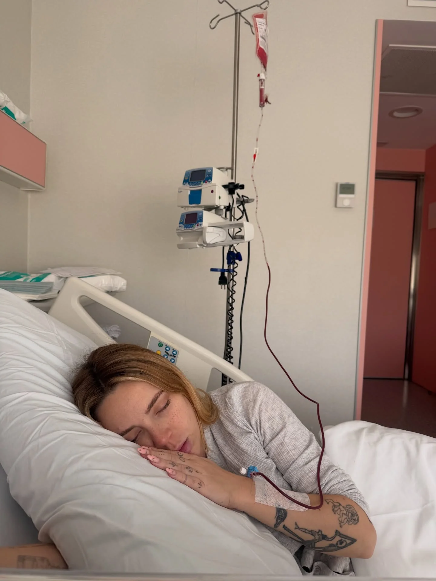 Photo by Amor del bueno✨ on March 22, 2026. May be an image of hospital and text.