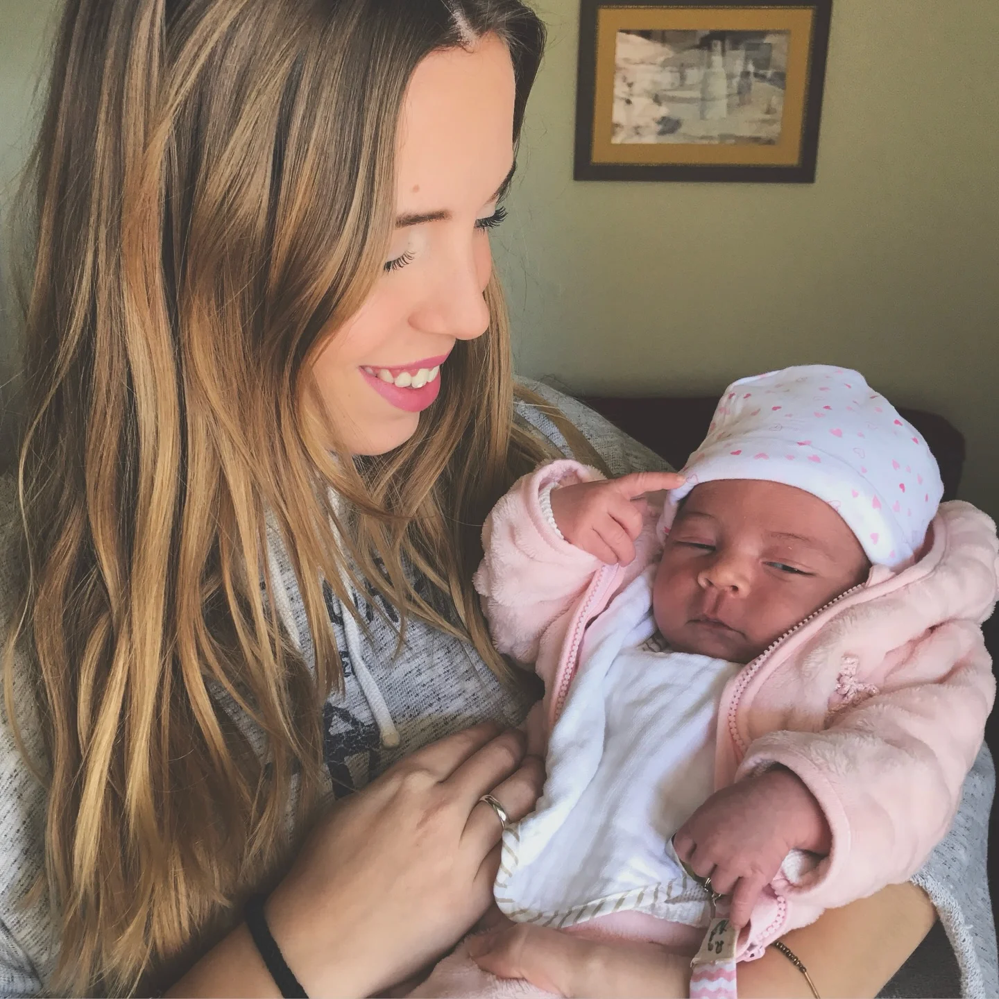 Photo by Amor del bueno✨ on March 25, 2026. May be an image of baby and text.