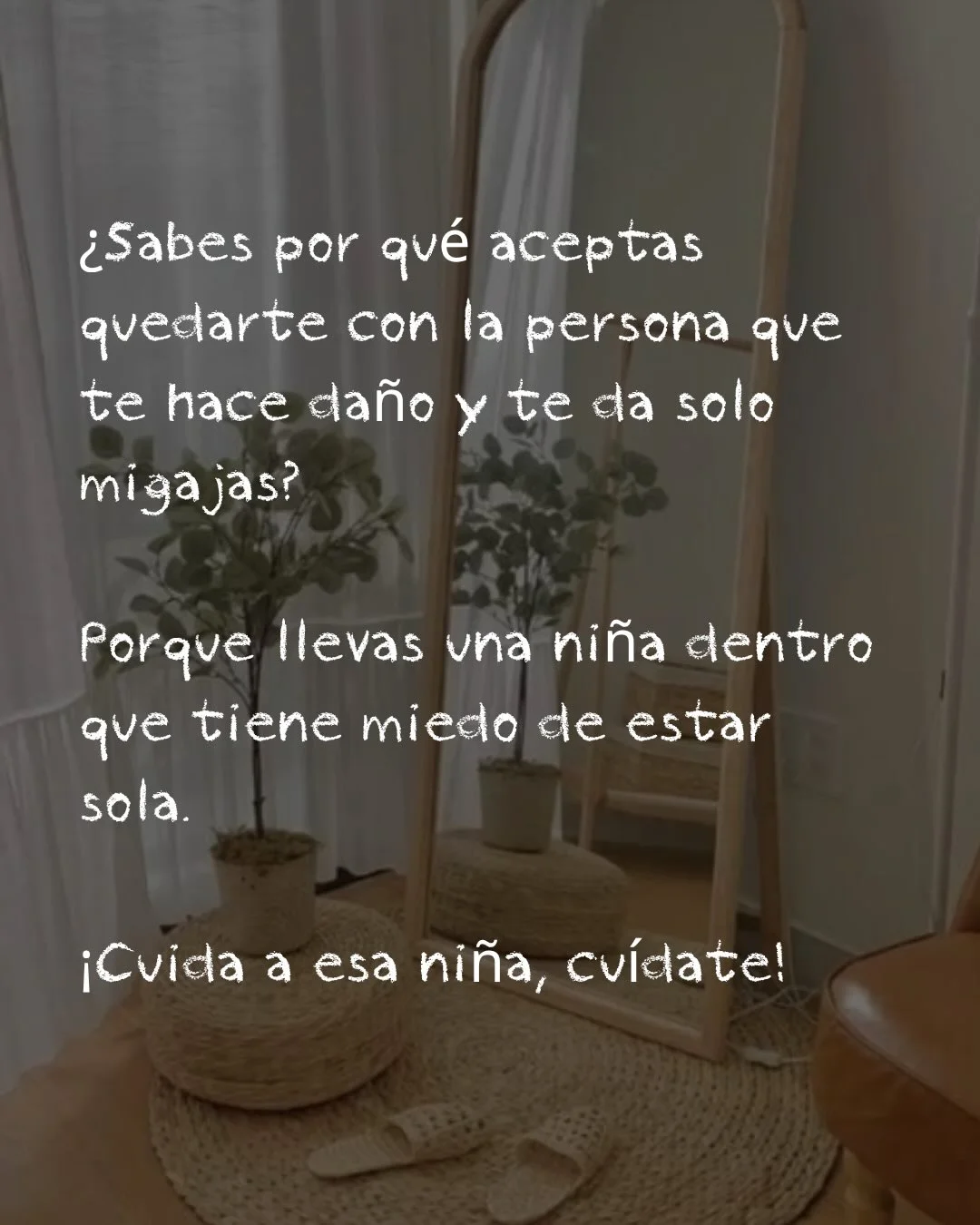 Photo by ILUSTRACIONES - DIBUJOS on March 19, 2026. May be a meme of pie and text that says '¿Sabes por qué aceptas quedarte con la persona que te hace daño y te da solo migajas? Porque llevas vna niña dentro que tiene miedo de estar sola. ¡Cvida a esa niña, cvídate!'.