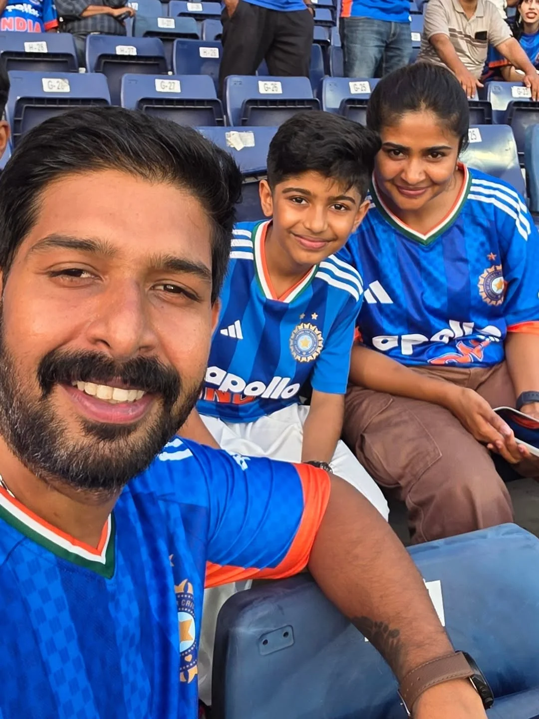 Photo by Abishek Chandamarakshan on February 26, 2026. May be a selfie of cricket, stadium and text that says 'TOl OIL NDIA H-26 G-22 G-27 G-25 G-25 Ppollo'.